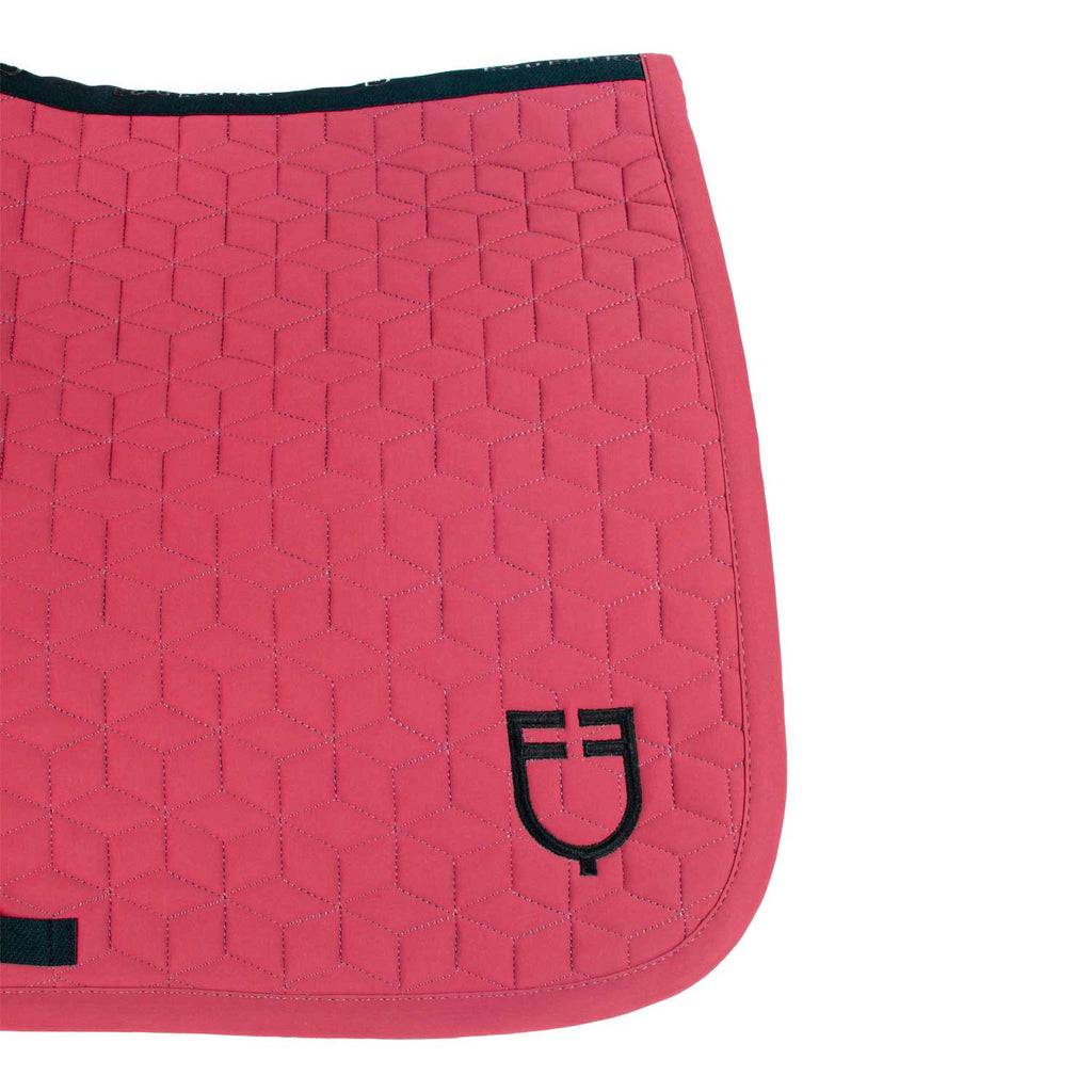 Jumping saddle pad cube quilting