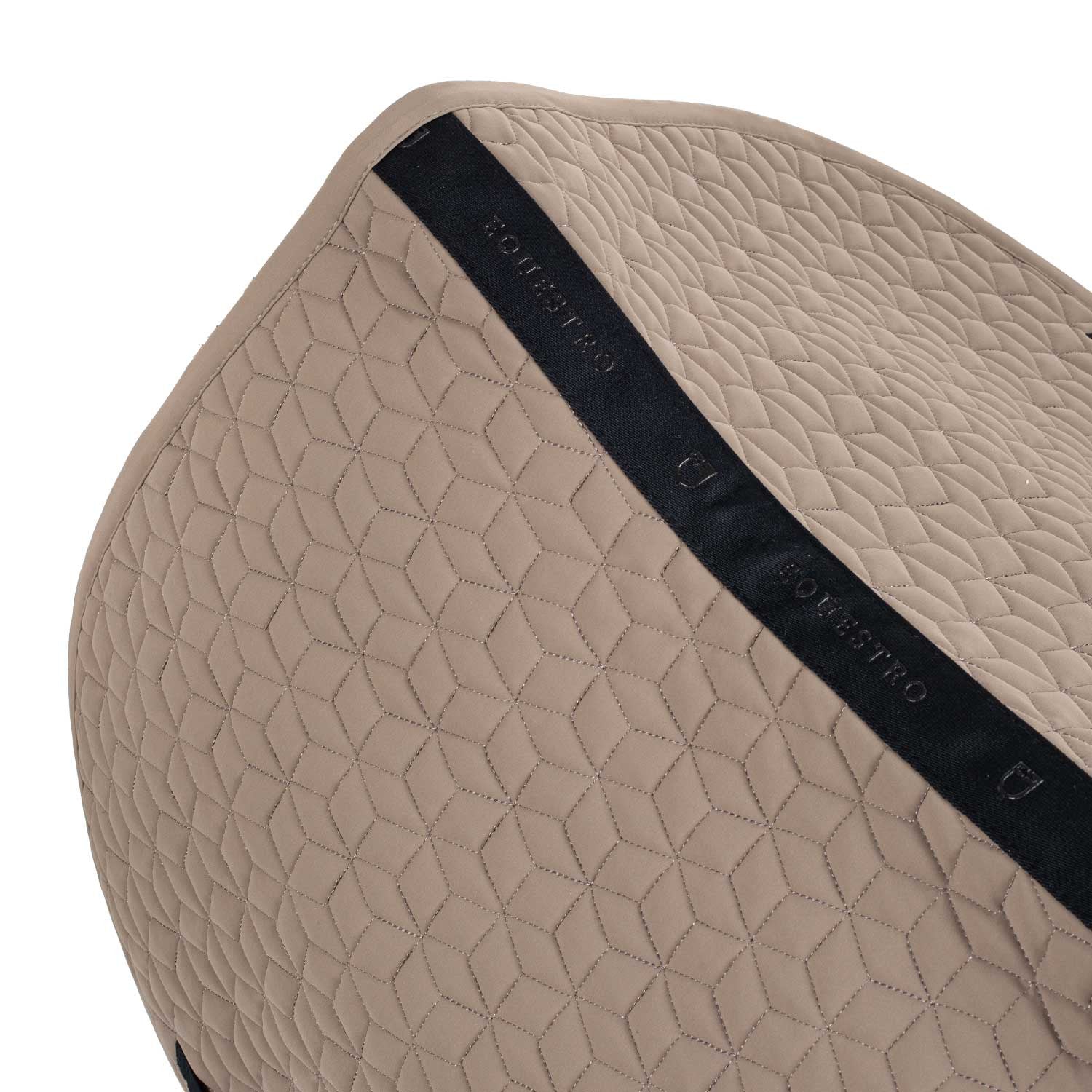 Jumping saddle pad cube quilting