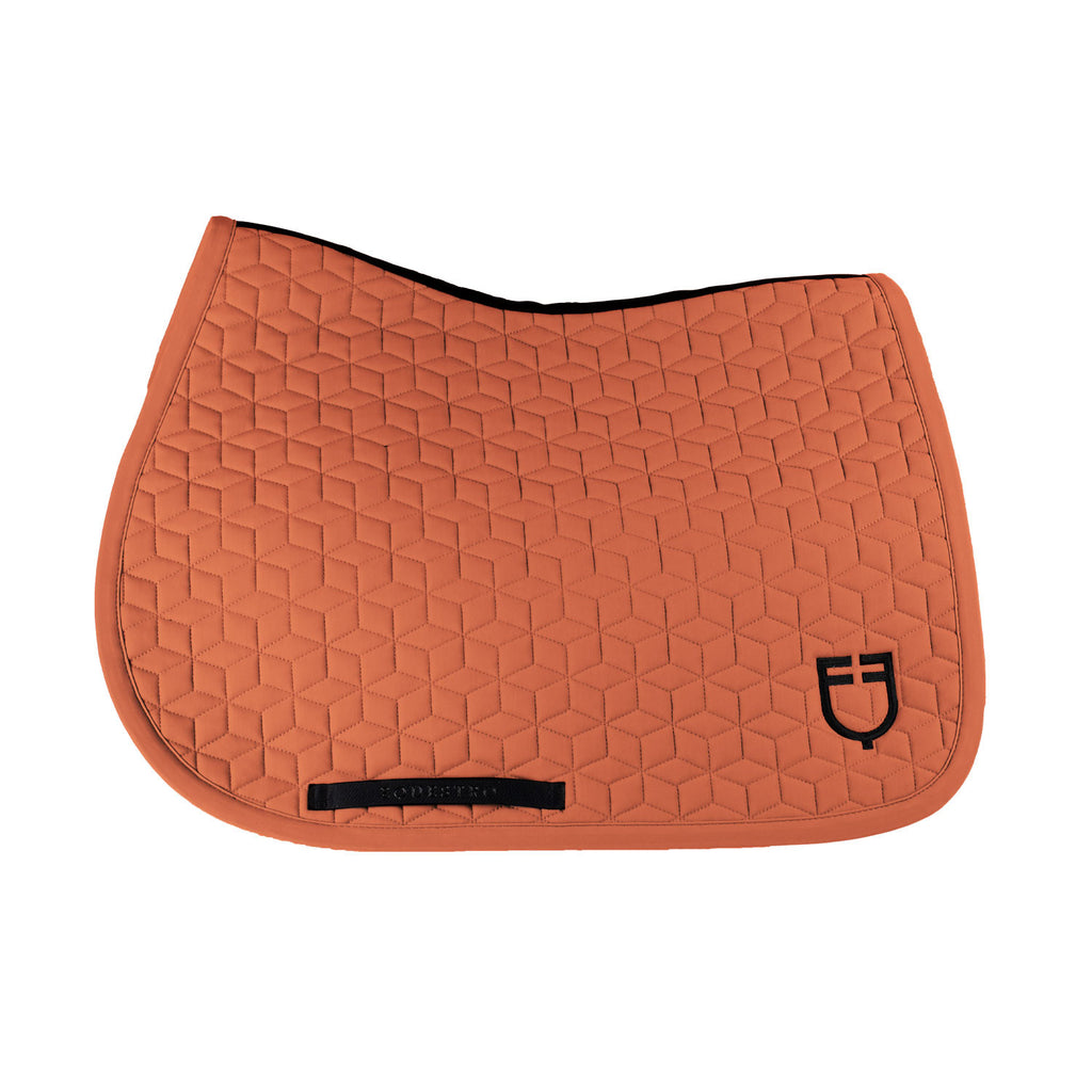 Jumping saddle pad cube quilting