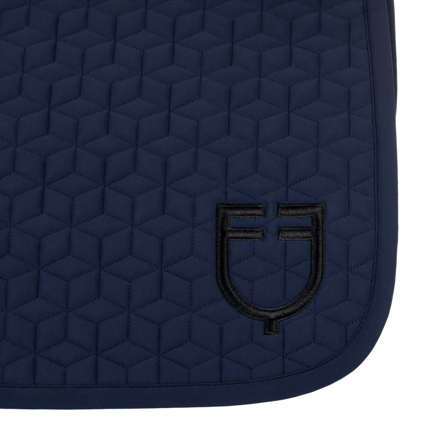Jumping saddle pad cube quilting