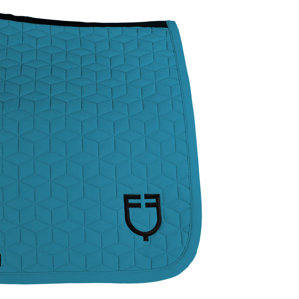 Jumping saddle pad cube quilting