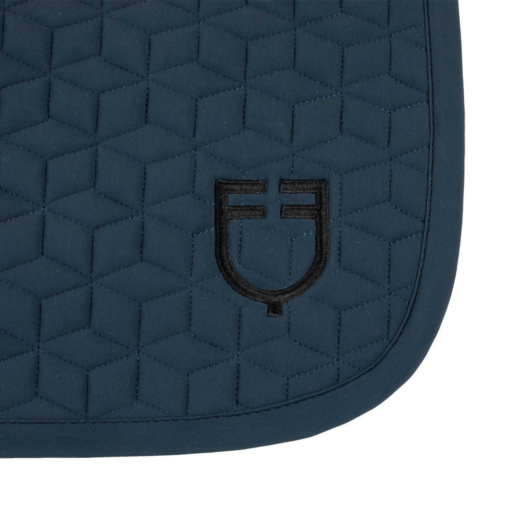 Jumping saddle pad cube quilting