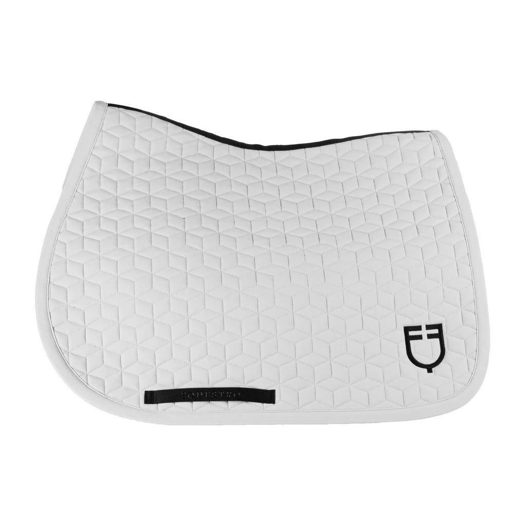 Jumping saddle pad cube quilting