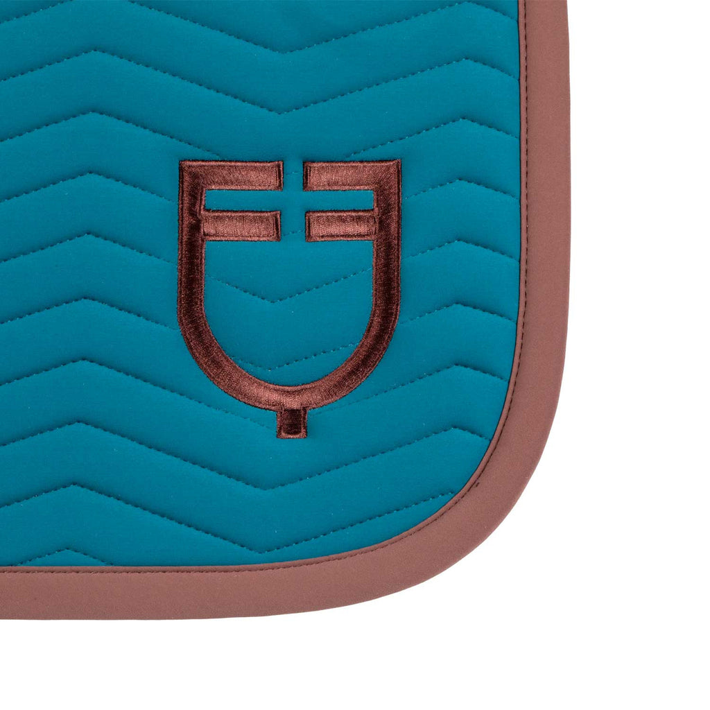 Wave Quilting jumping saddle pad in technical fabric