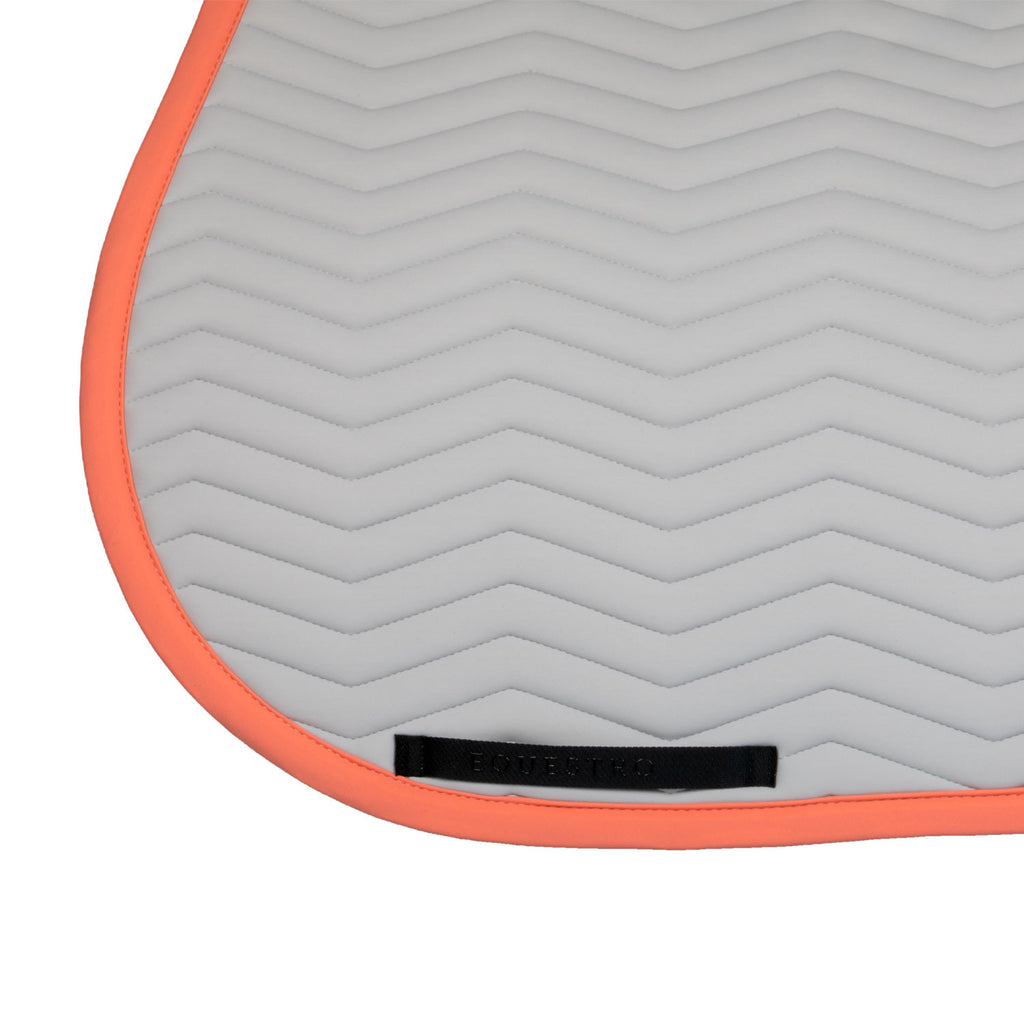Wave Quilting jumping saddle pad in technical fabric