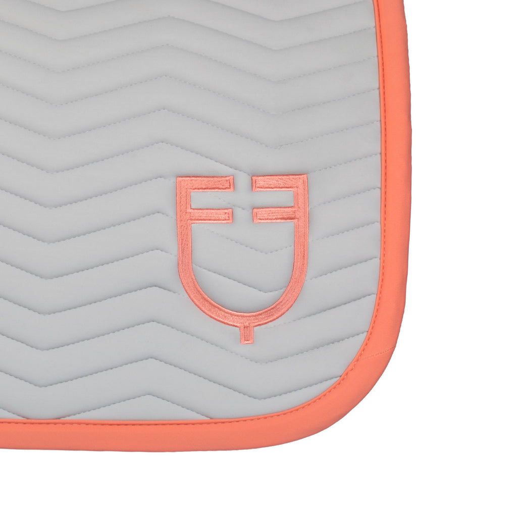 Wave Quilting jumping saddle pad in technical fabric