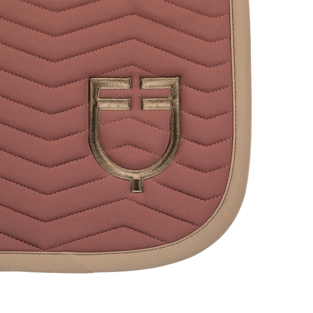 Wave Quilting jumping saddle pad in technical fabric