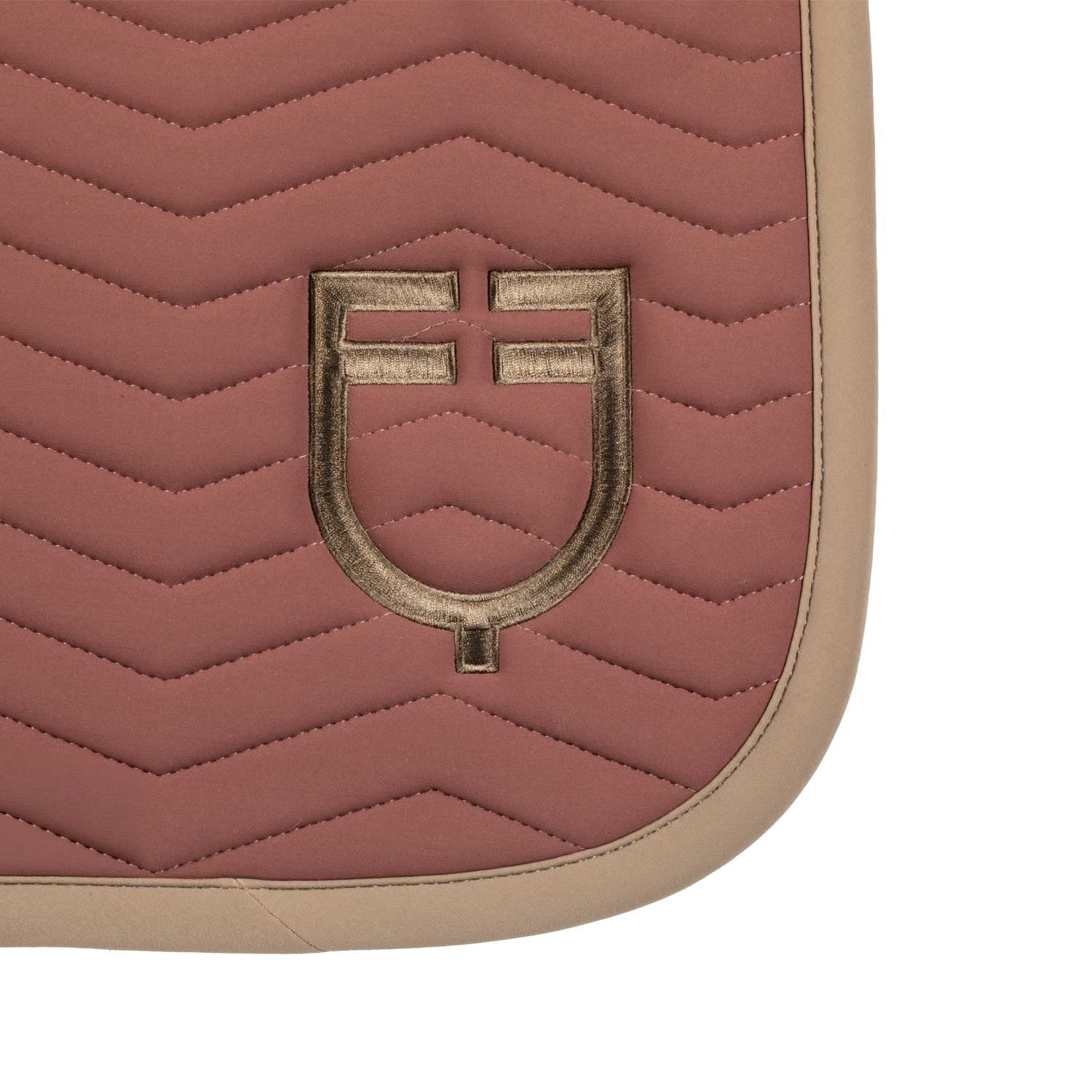 Wave Quilting jumping saddle pad in technical fabric