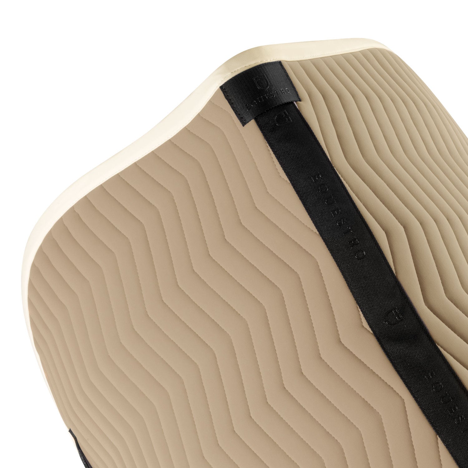 Wave Quilting jumping saddle pad in technical fabric