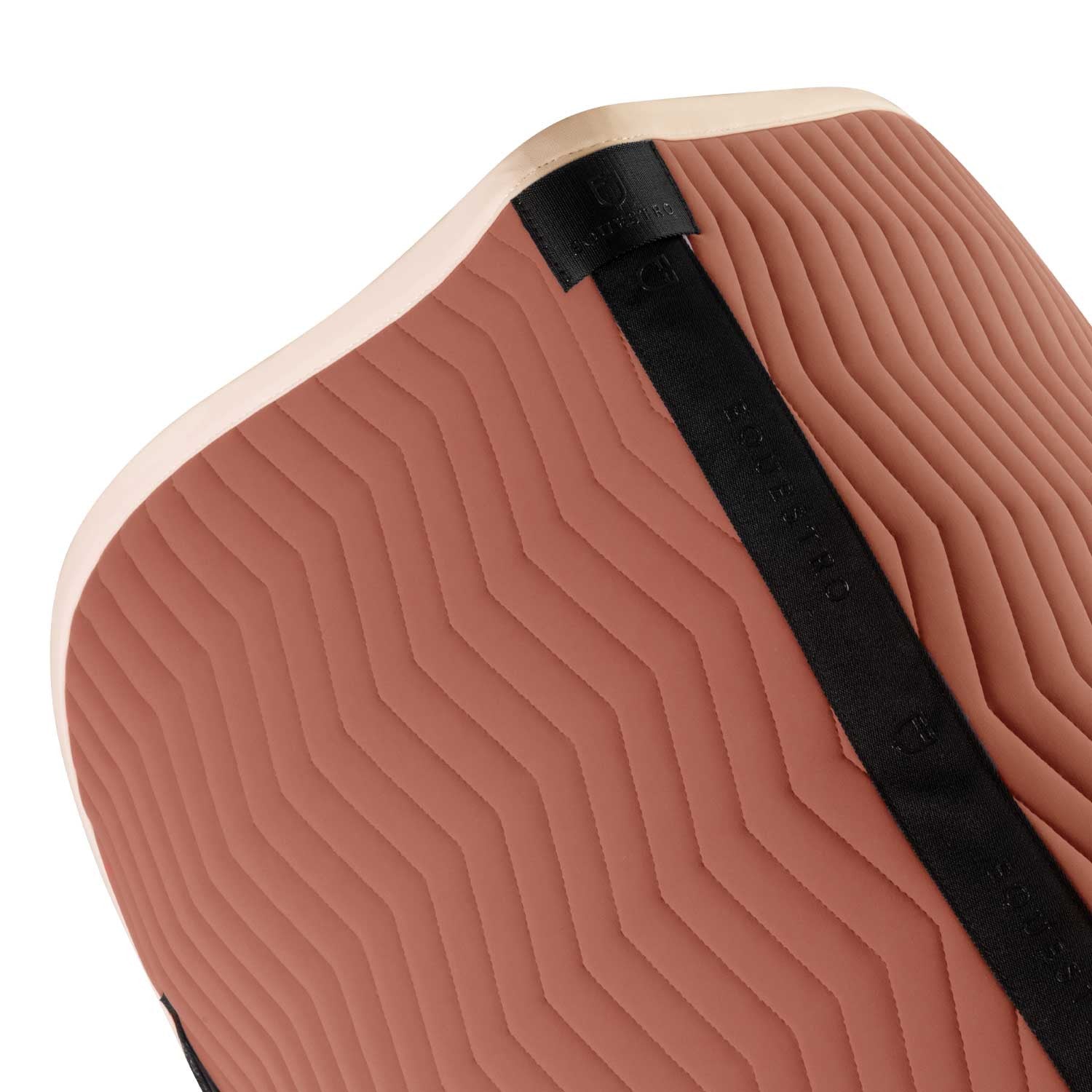 Wave Quilting jumping saddle pad in technical fabric