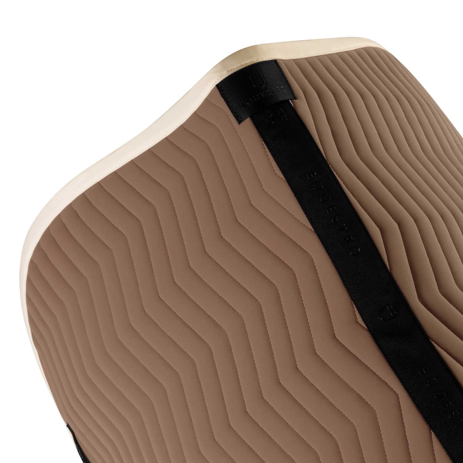 Wave Quilting jumping saddle pad in technical fabric
