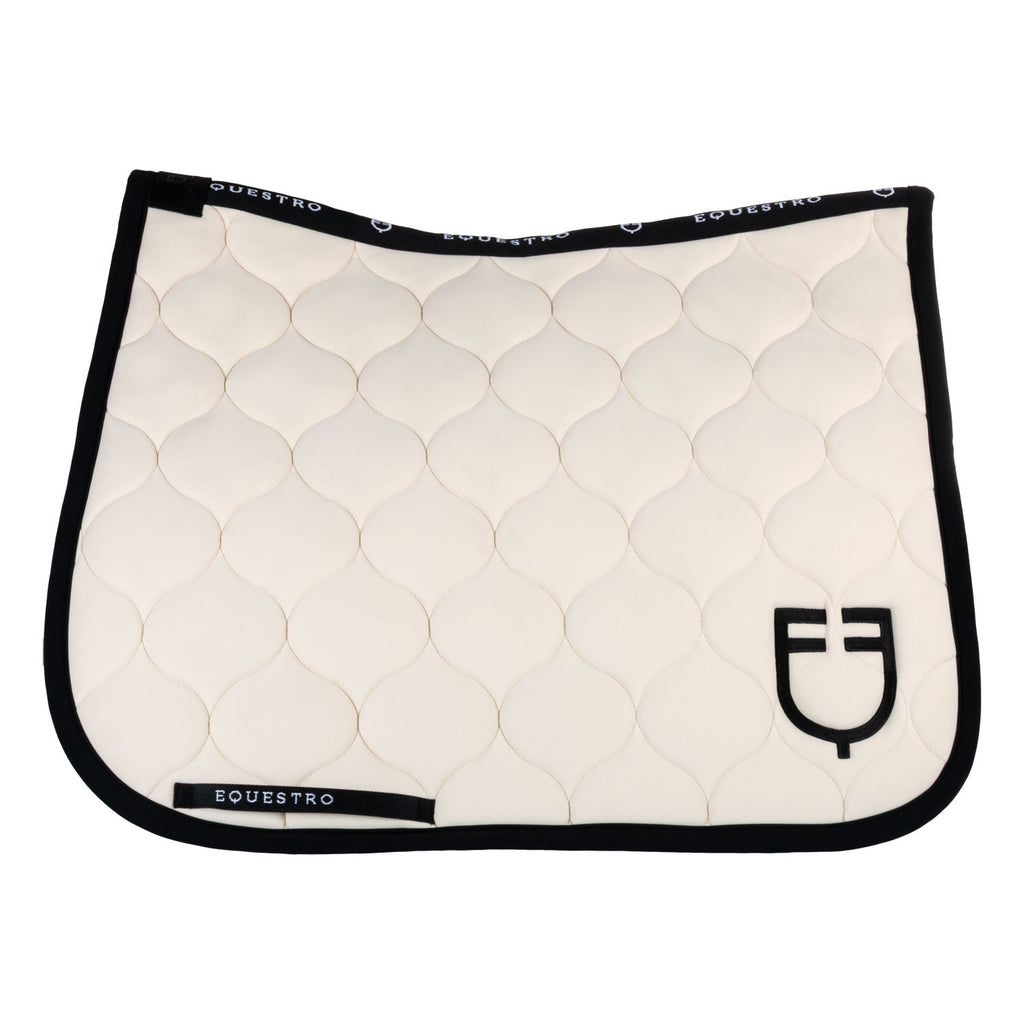 Dressage saddle pad with onion quilting