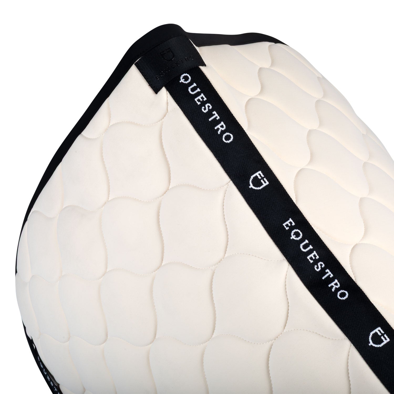 Dressage saddle pad with onion quilting