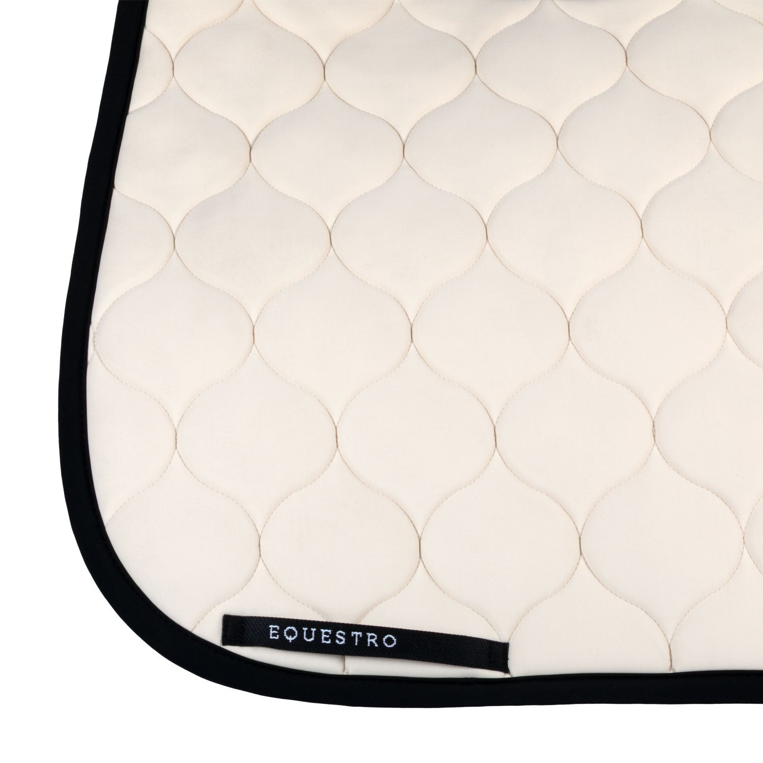 Dressage saddle pad with onion quilting