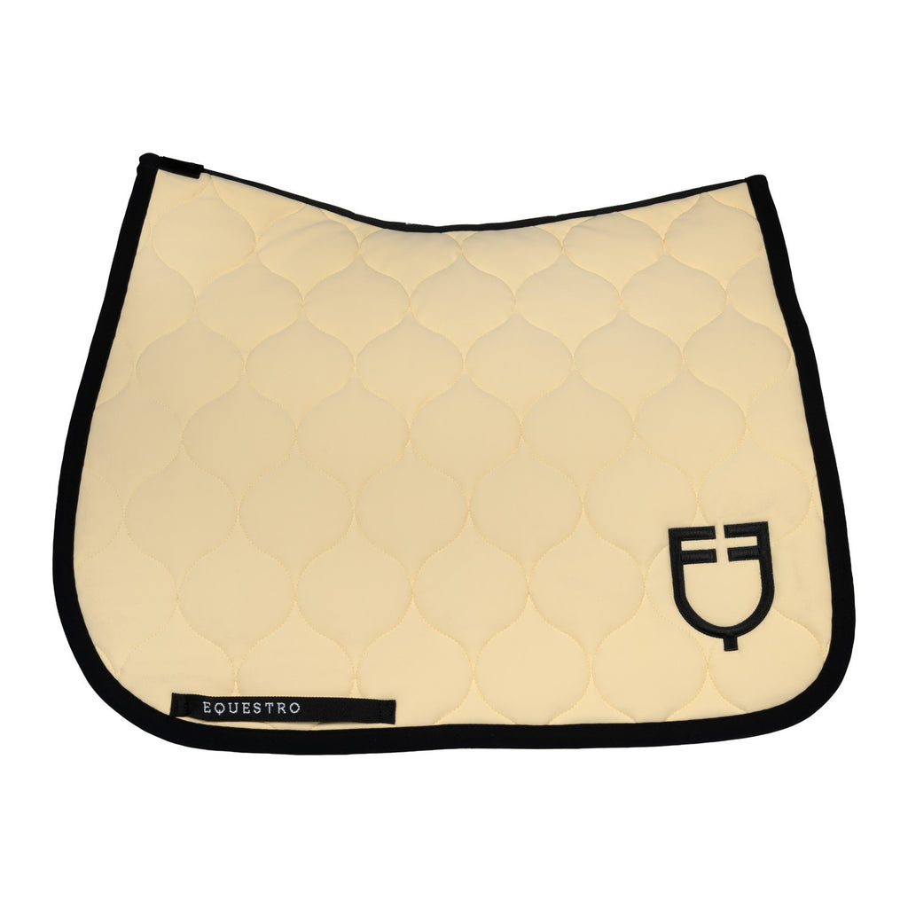 Dressage saddle pad with onion quilting