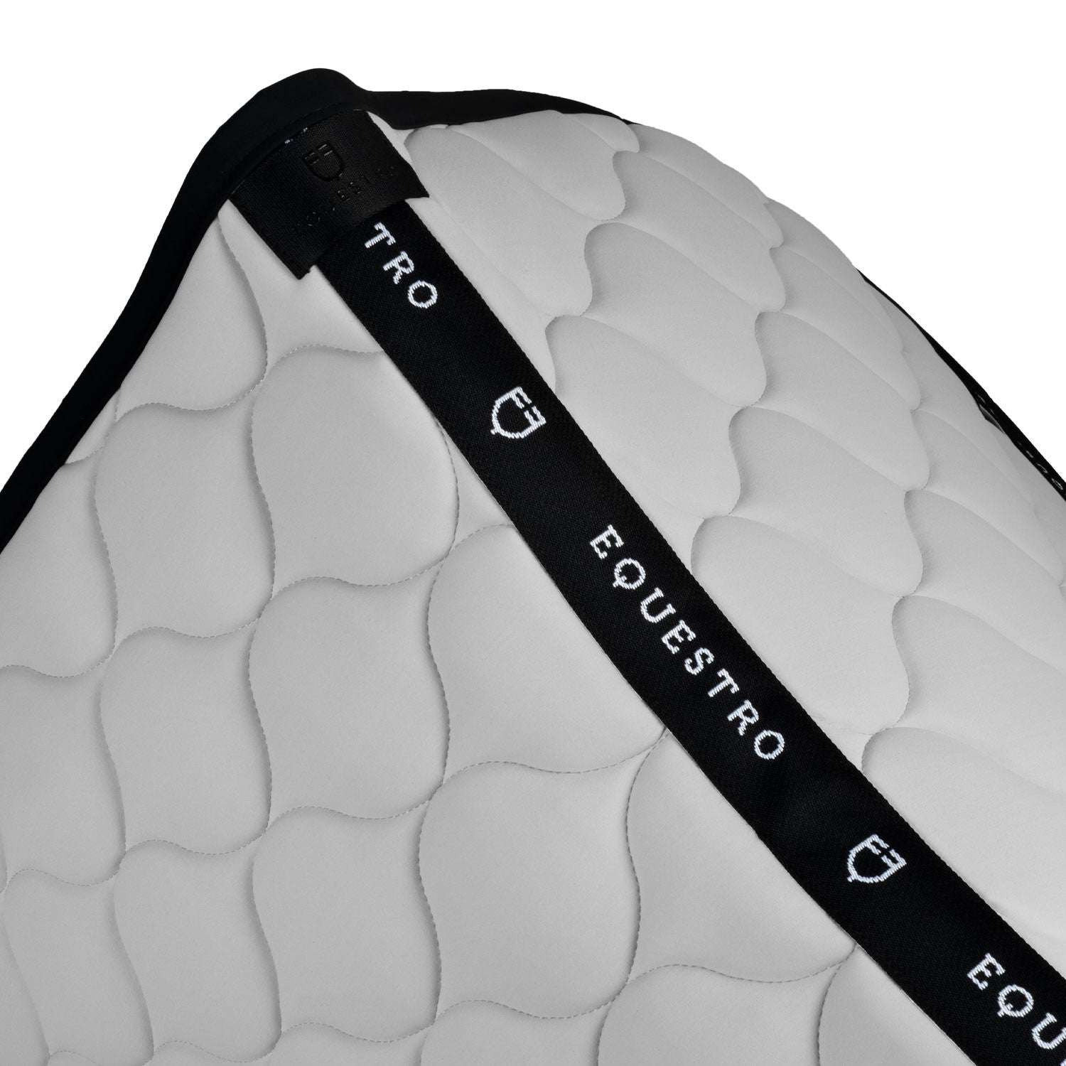 Dressage saddle pad with onion quilting