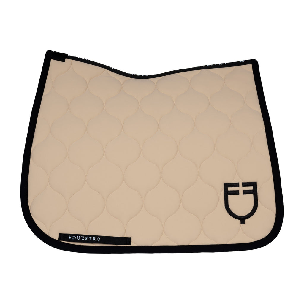 Dressage saddle pad with onion quilting