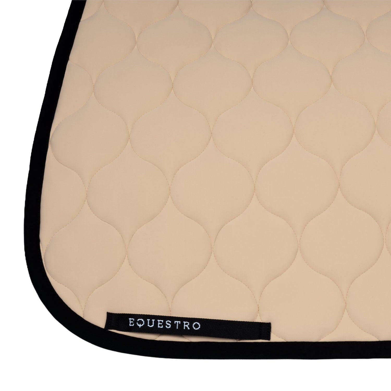 Dressage saddle pad with onion quilting