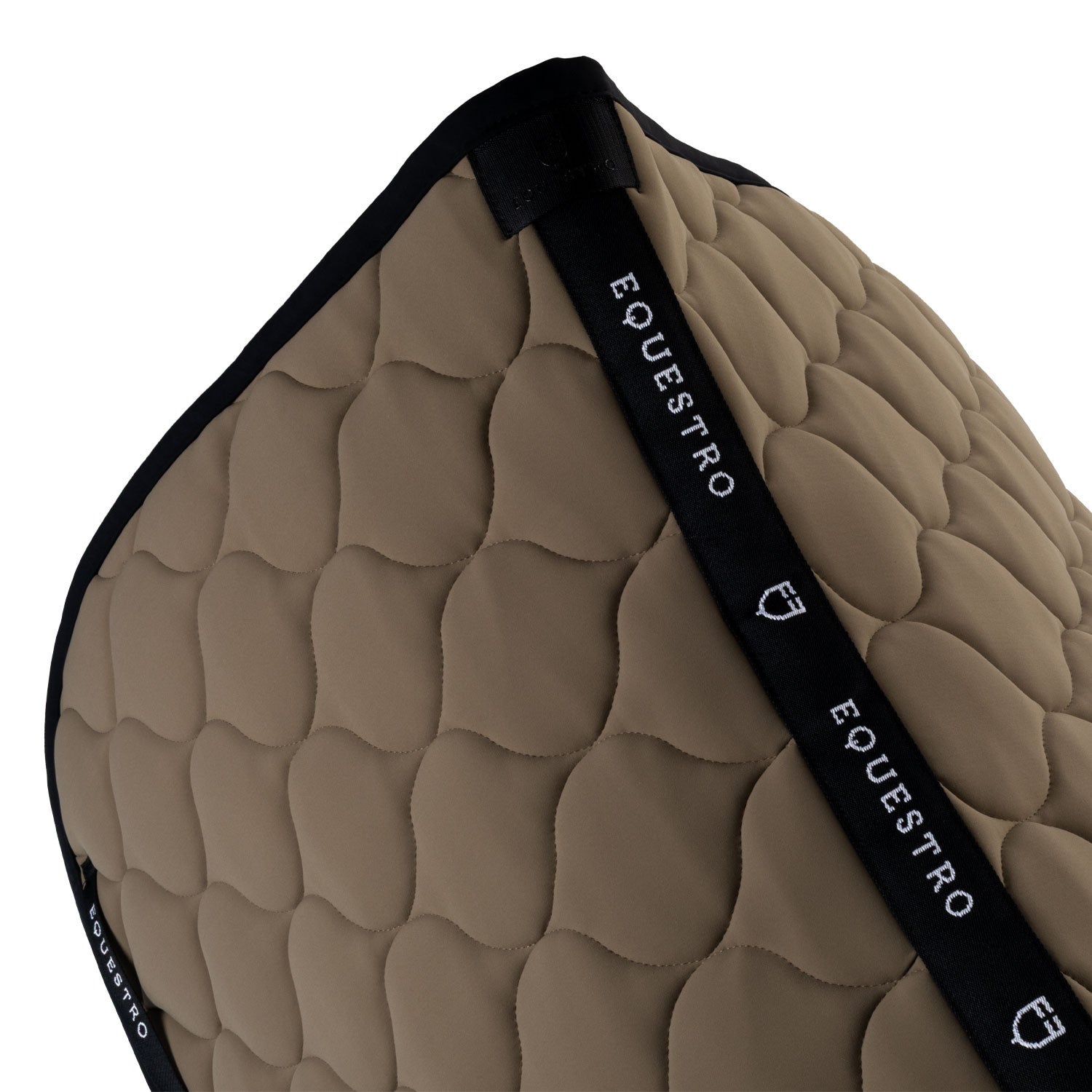 Dressage saddle pad with onion quilting