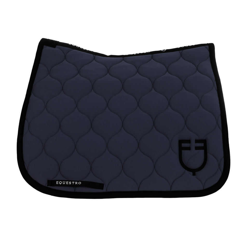 Dressage saddle pad with onion quilting