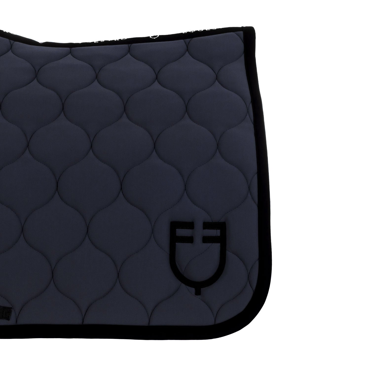 Dressage saddle pad with onion quilting