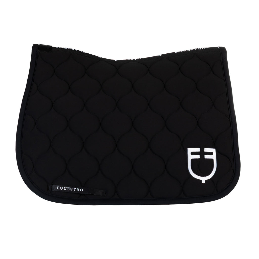 Dressage saddle pad with onion quilting