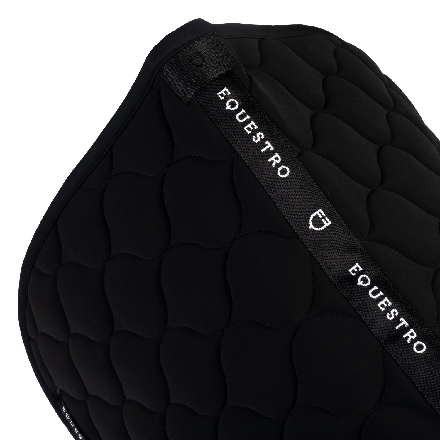 Dressage saddle pad with onion quilting