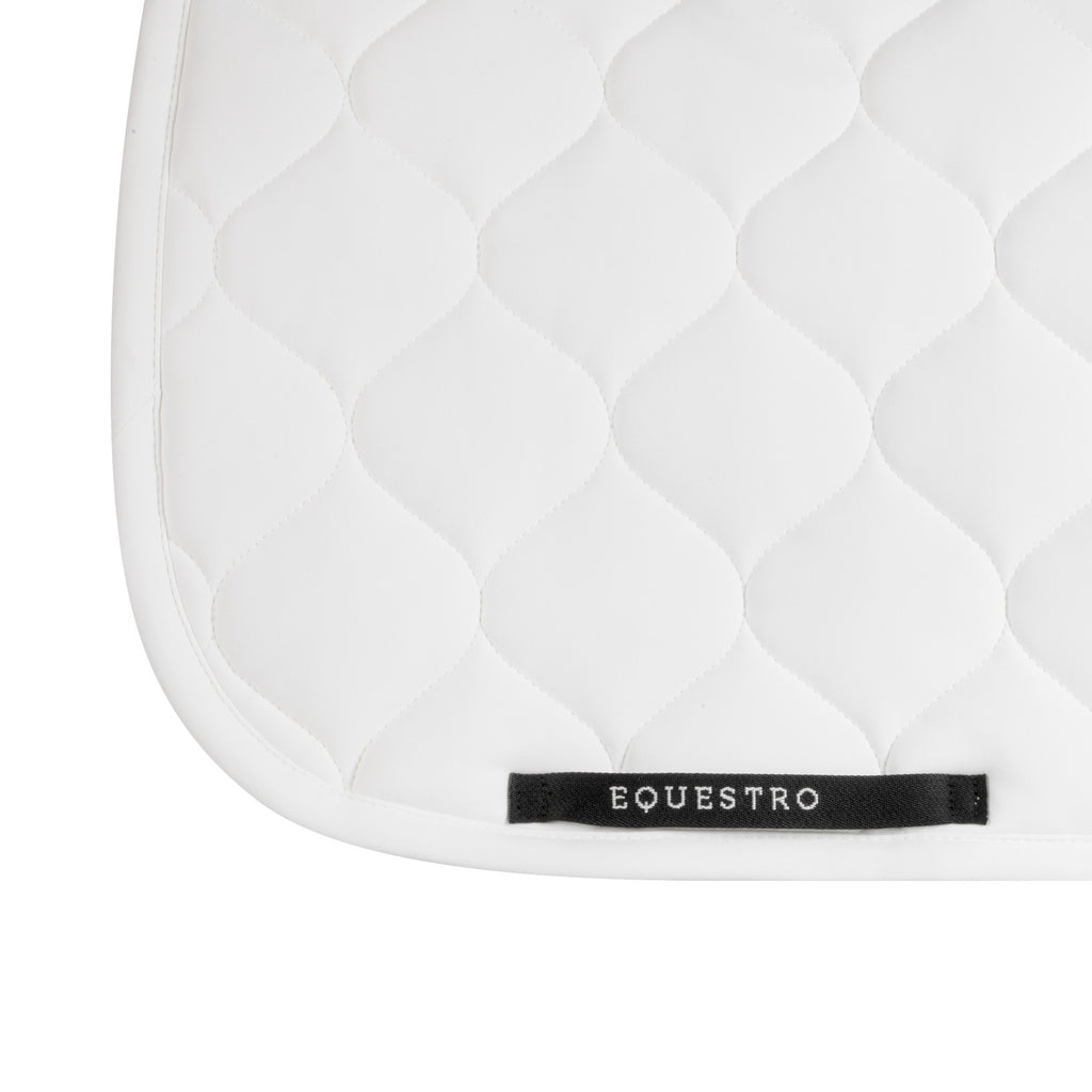 Dressage saddle pad with onion quilting
