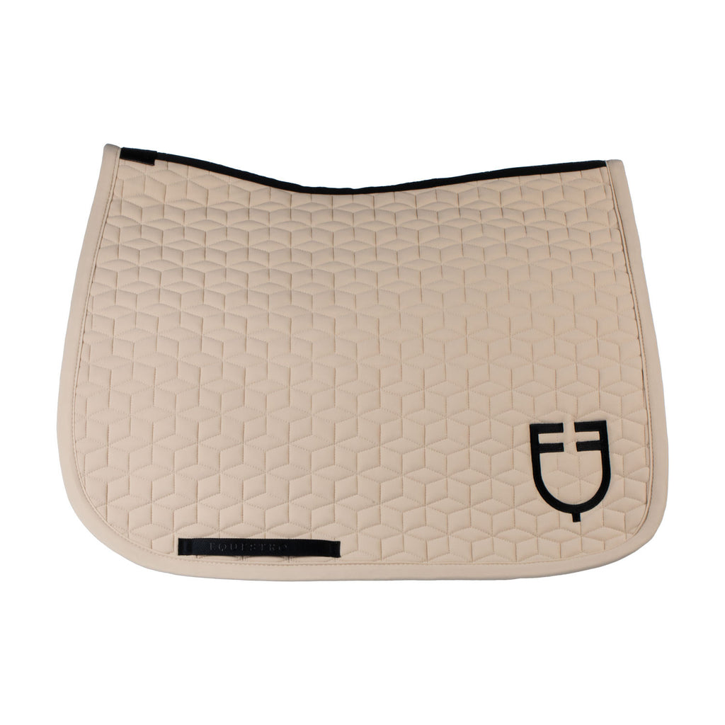 Dressage saddle pad with cube quilting