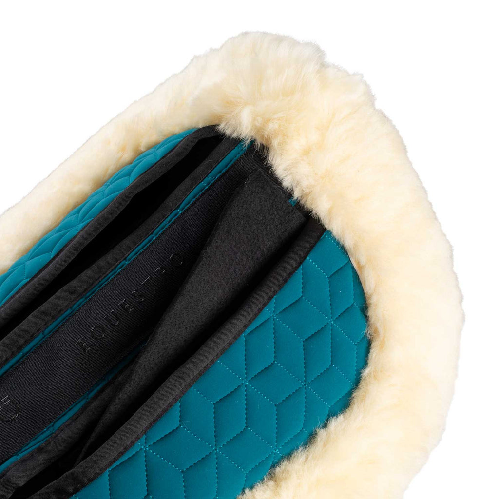 Elastane pad with pockets and sheepskin lining