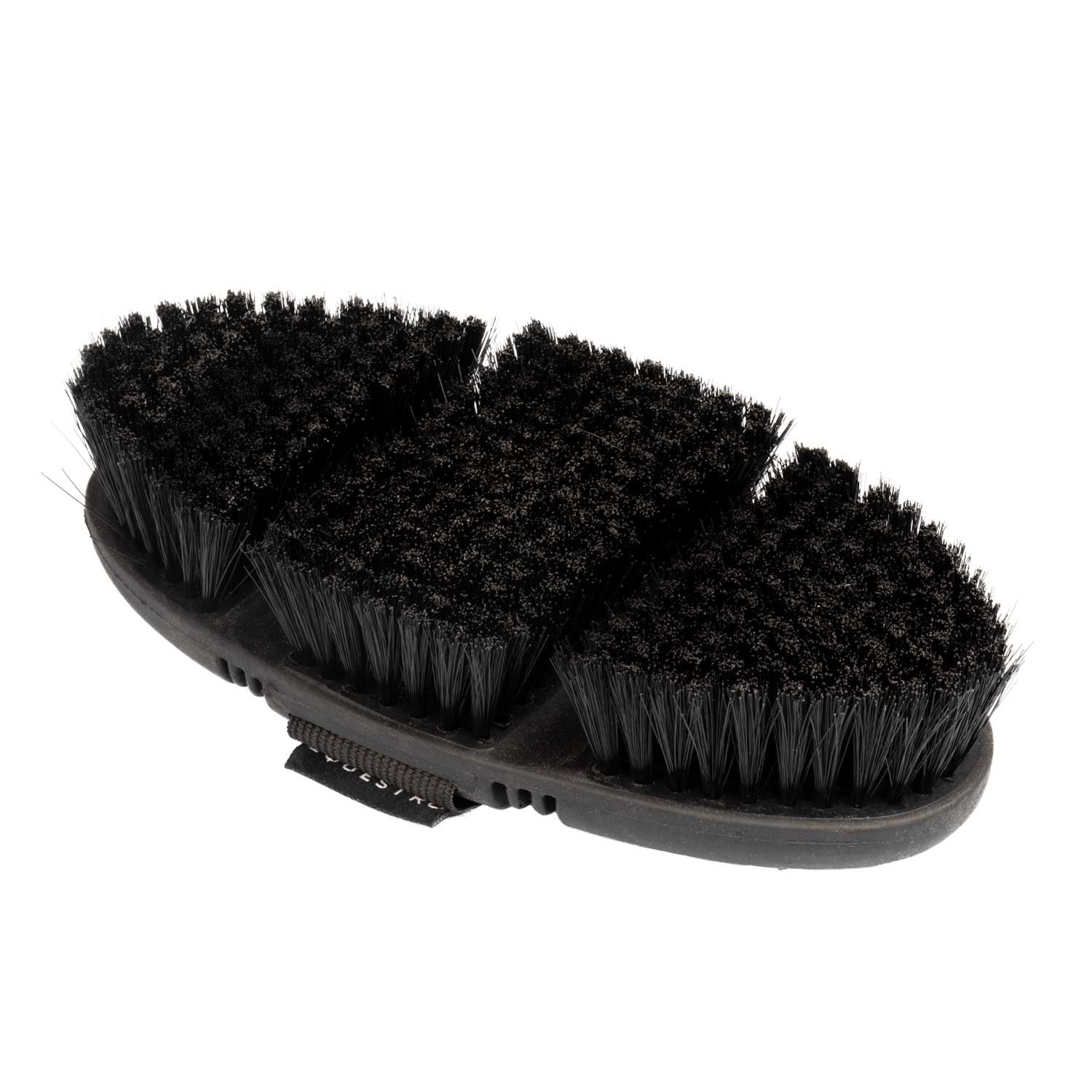 Flexible brush with short synthetic bristles