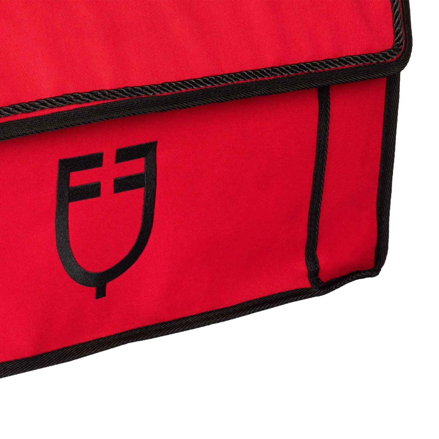 Grooming bag with bar