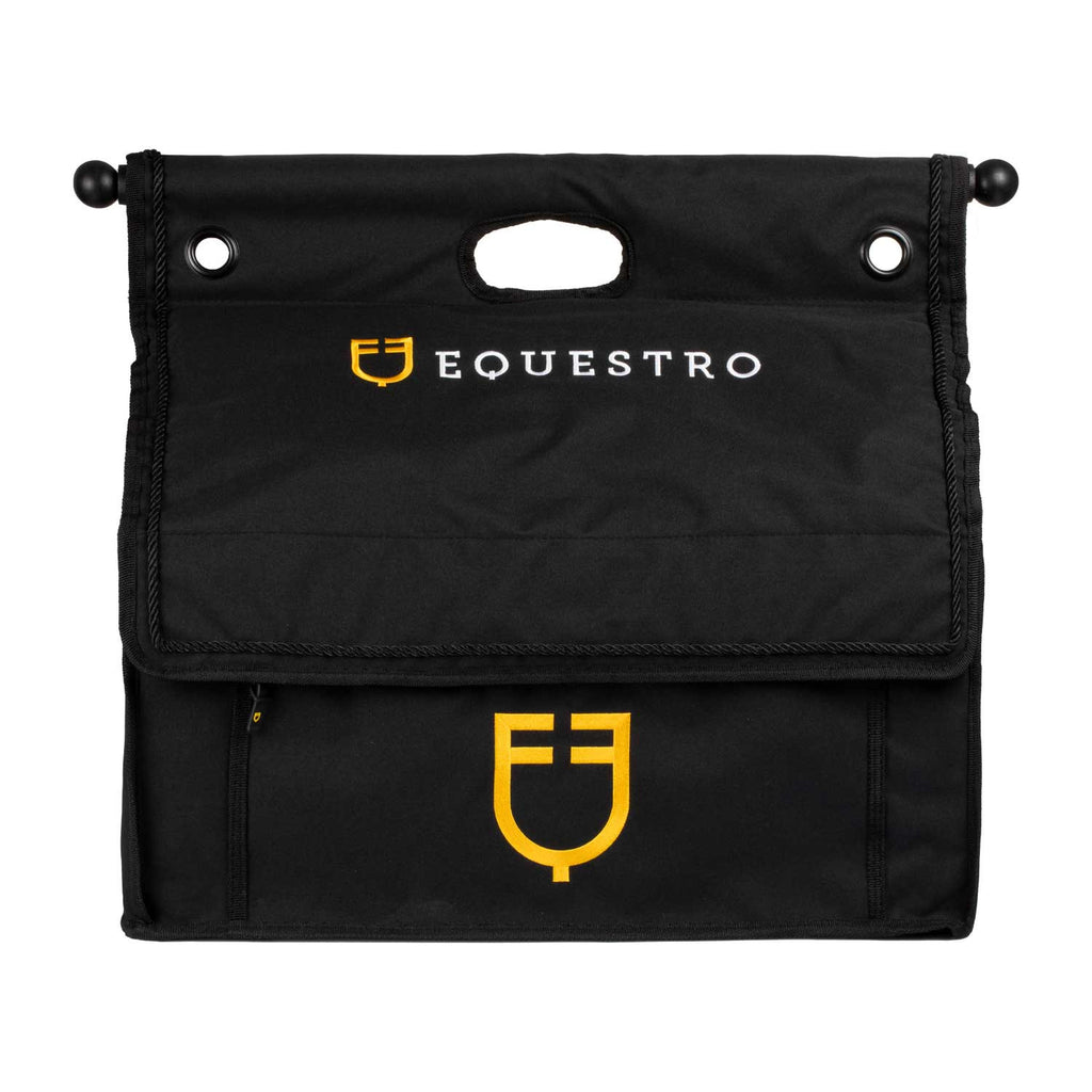 Grooming bag with bar