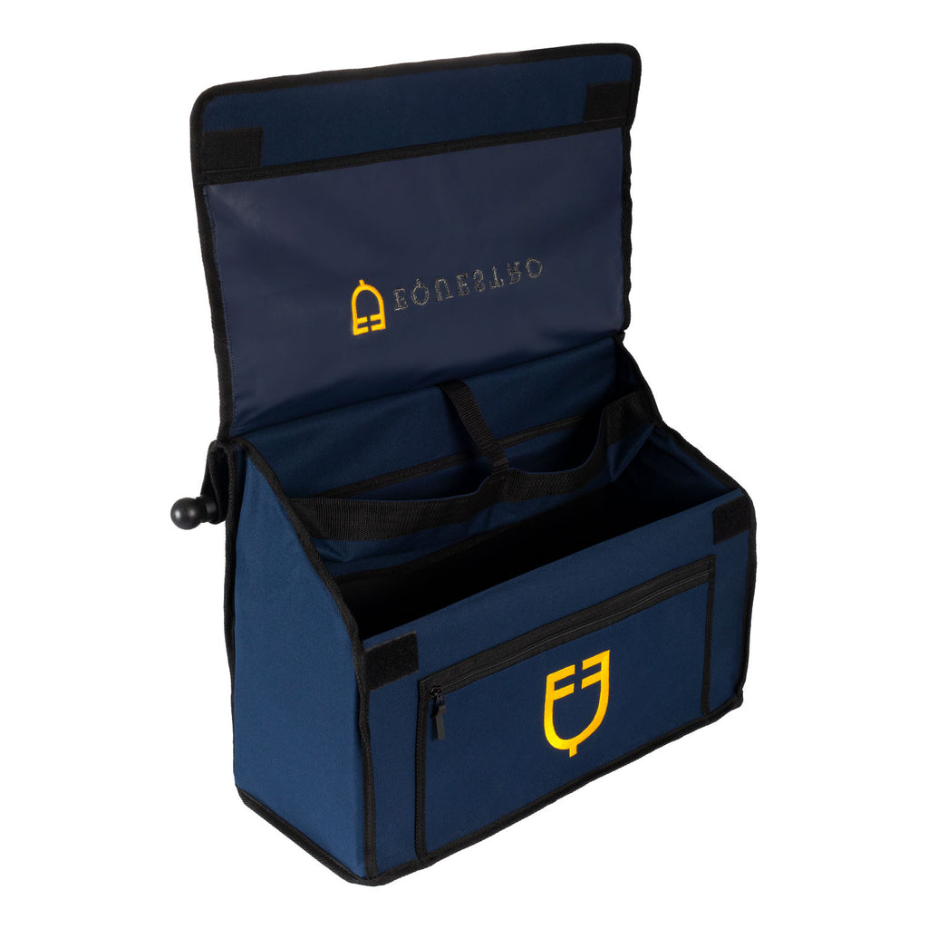 Grooming bag with bar