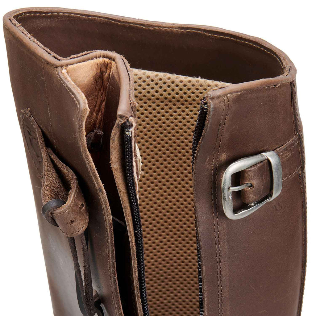 Unisex boots with breathable inner lining
