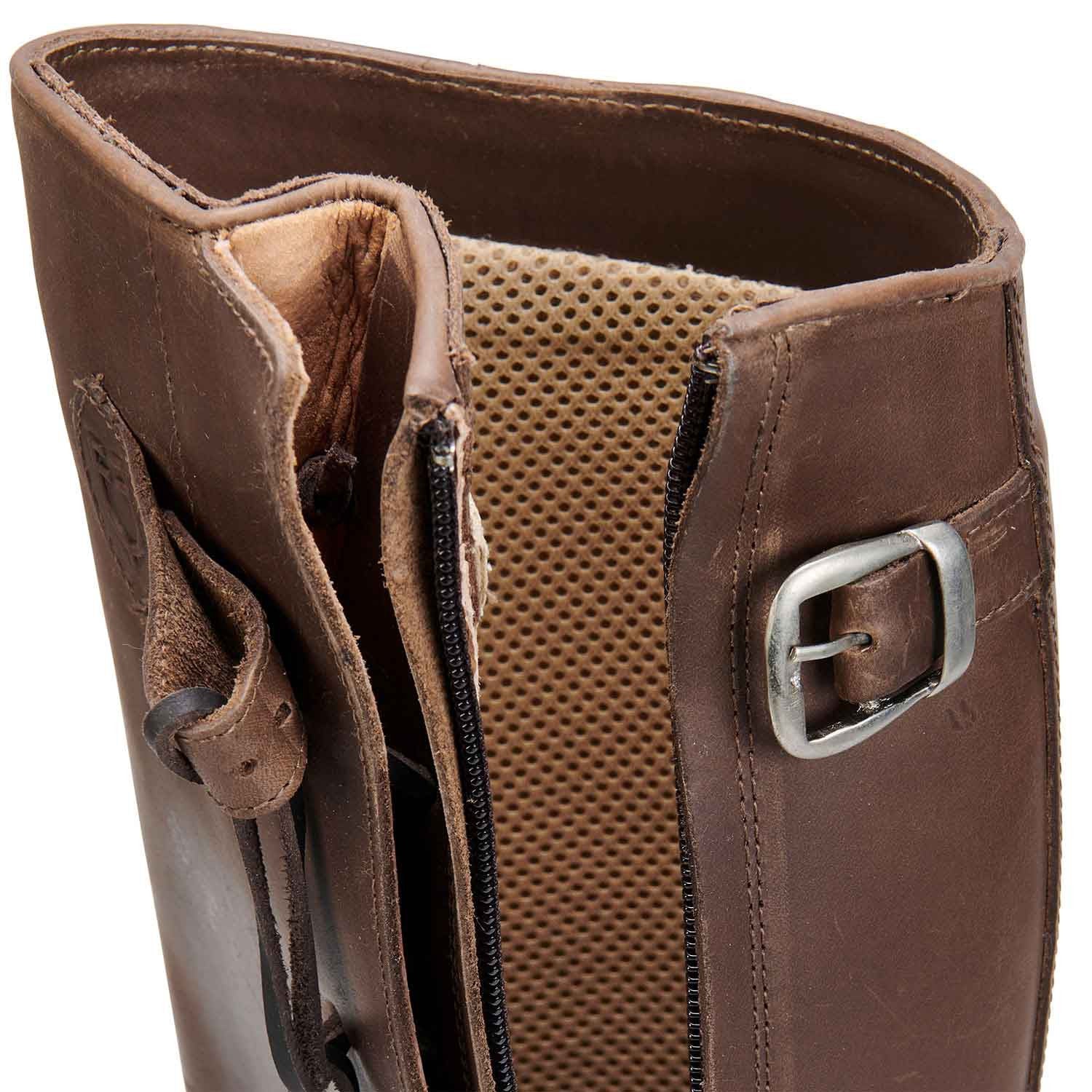 Unisex boots with breathable inner lining