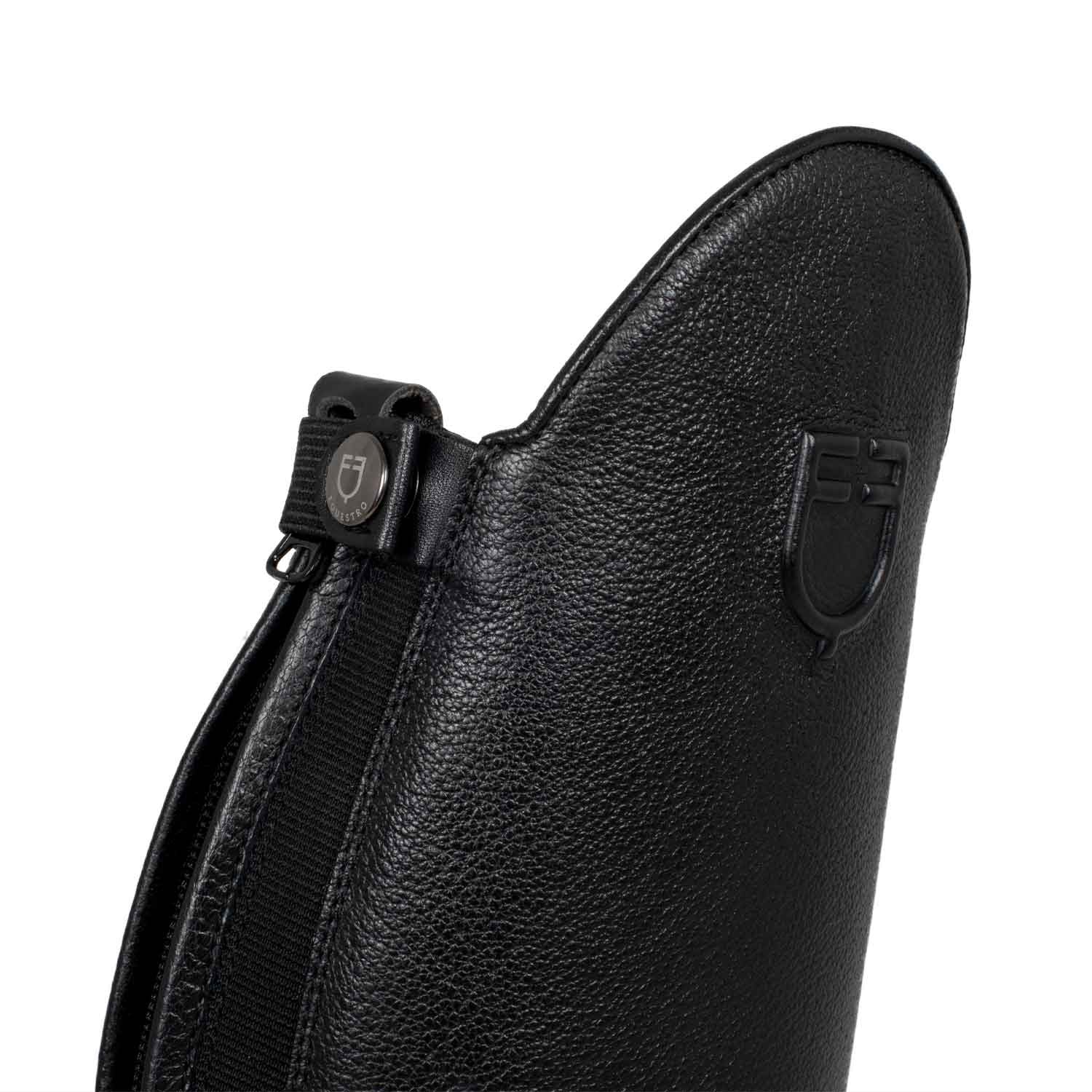 Unisex calfskin boots with front laces