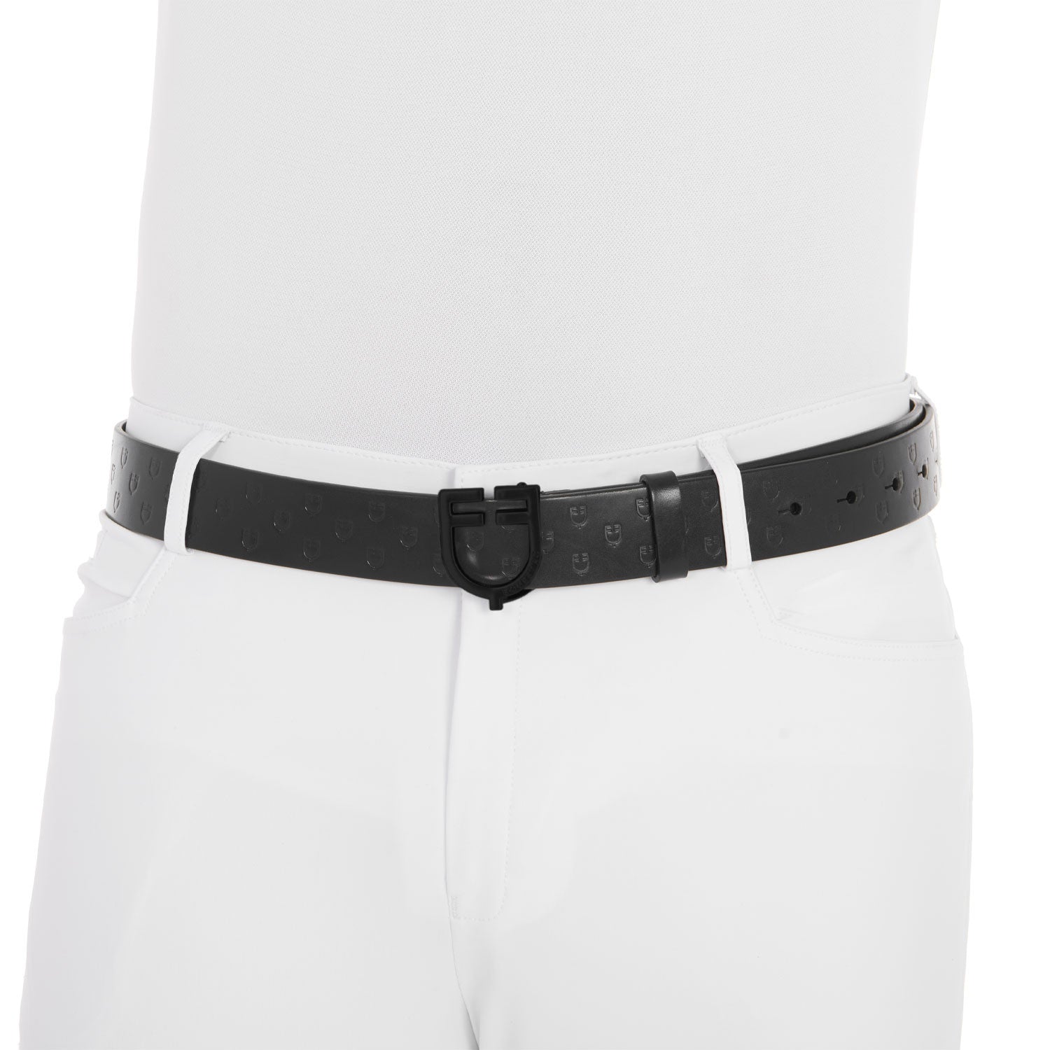 Total black leather belt with logo buckle