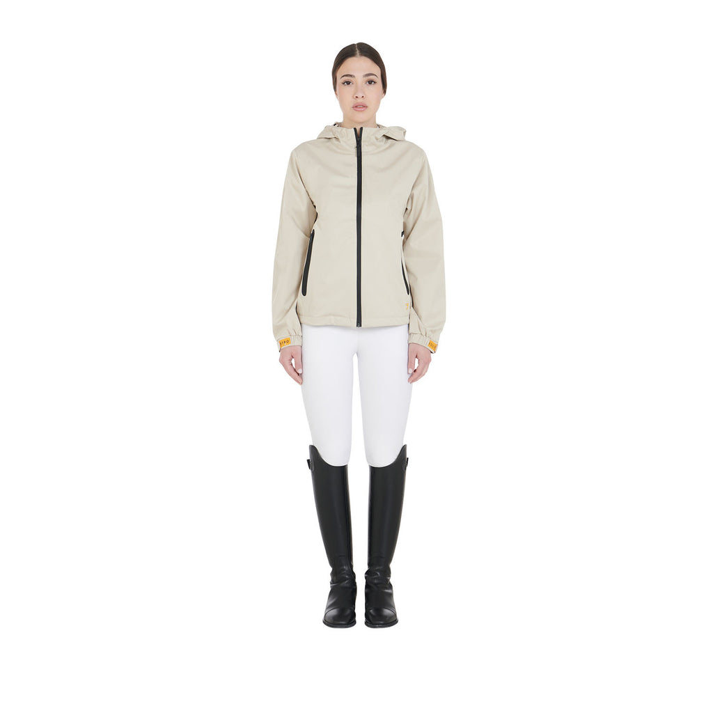 Women's three-layer technical raincoat