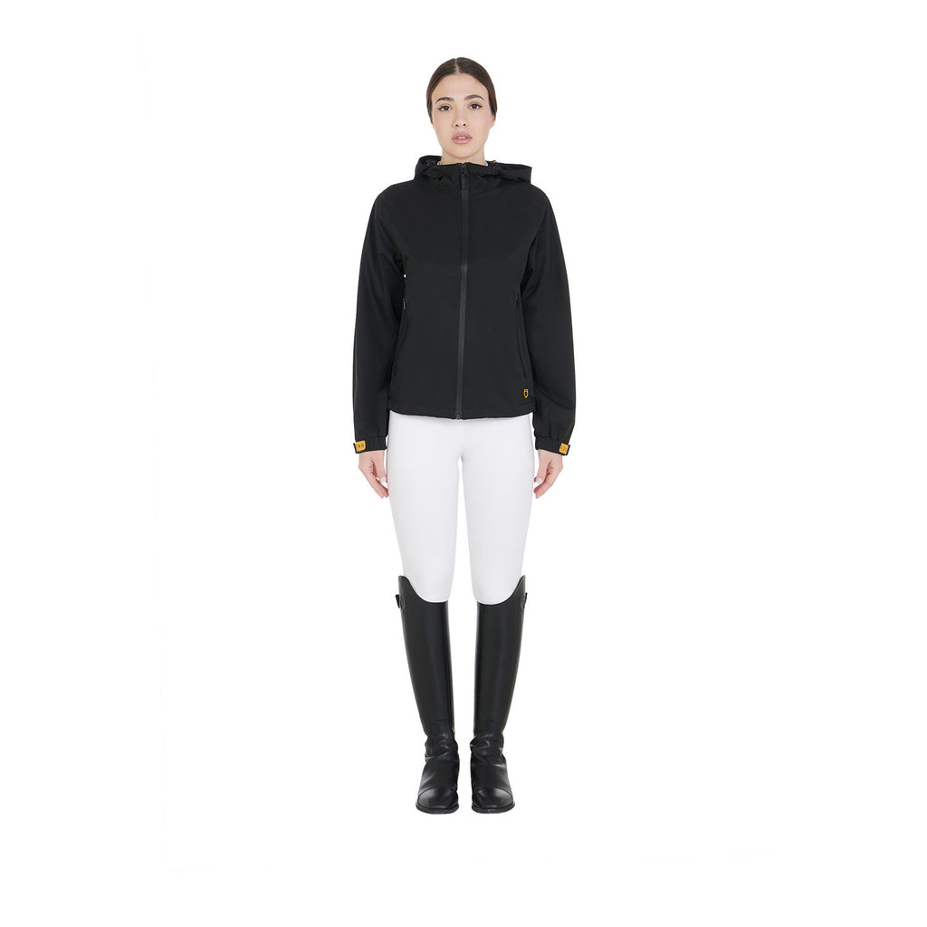 Women's three-layer technical raincoat