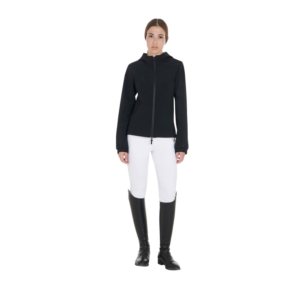 Women's slim fit softshell jacket with concealed pockets