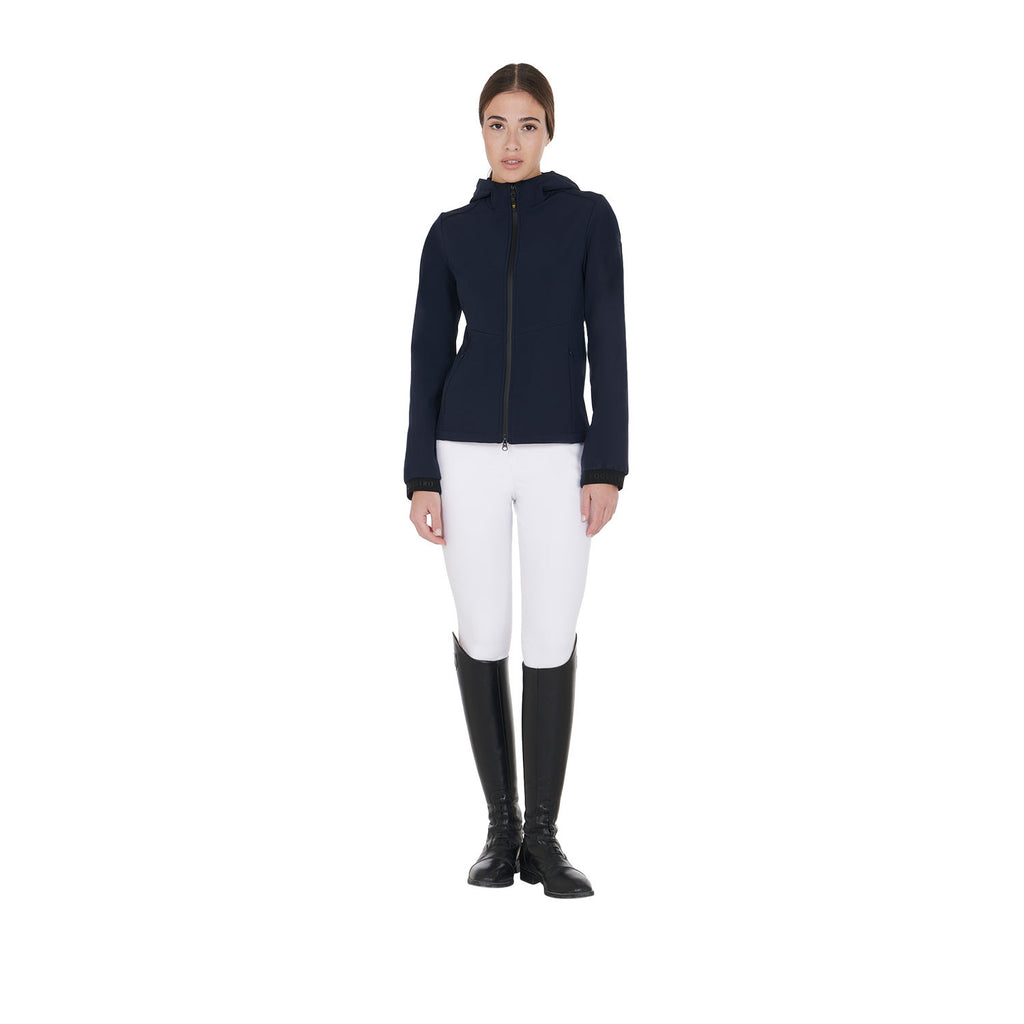 Women's slim fit softshell jacket with concealed pockets