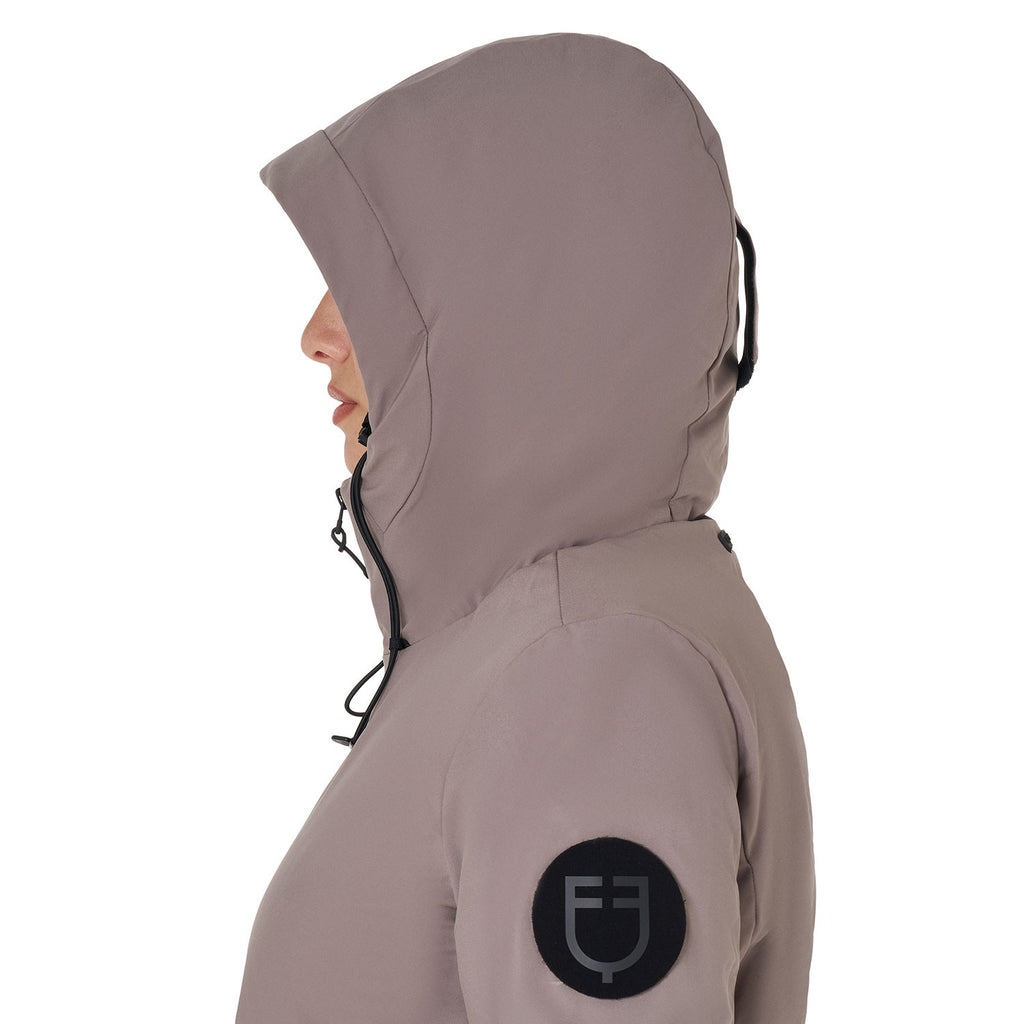 Down jacket water and wind repellent
