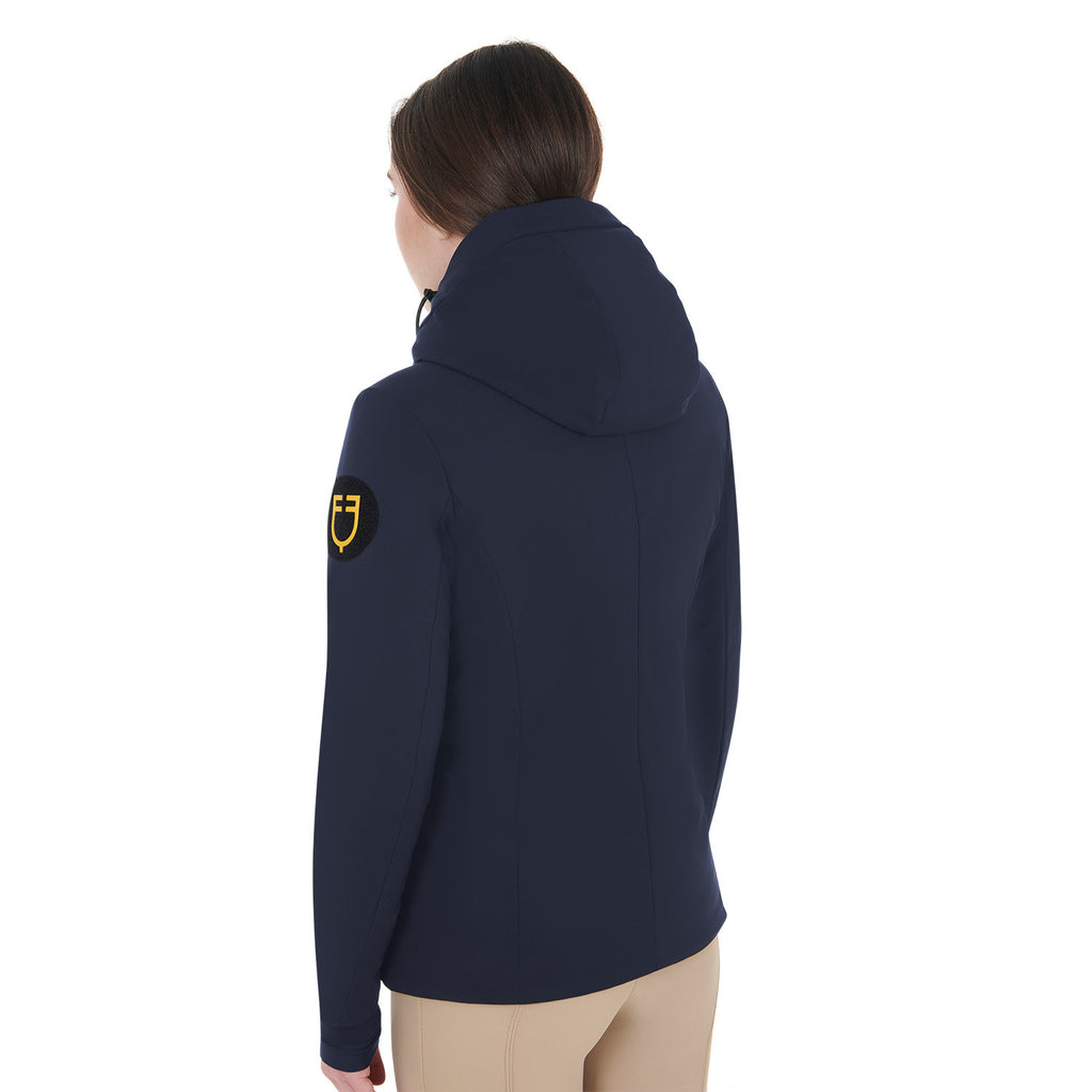 Down jacket water and wind repellent