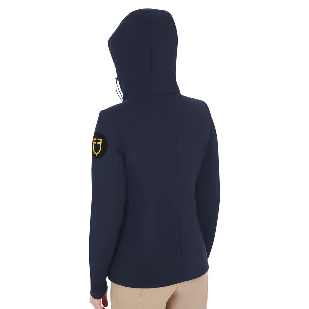 Down jacket water and wind repellent