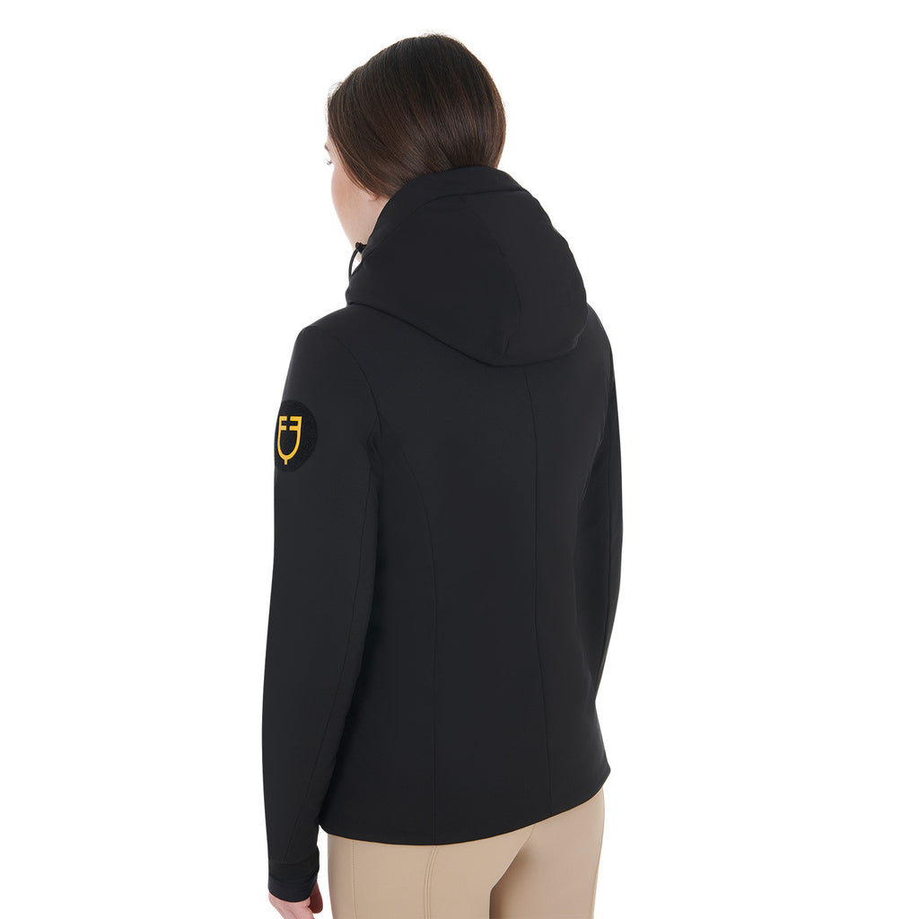 Down jacket water and wind repellent