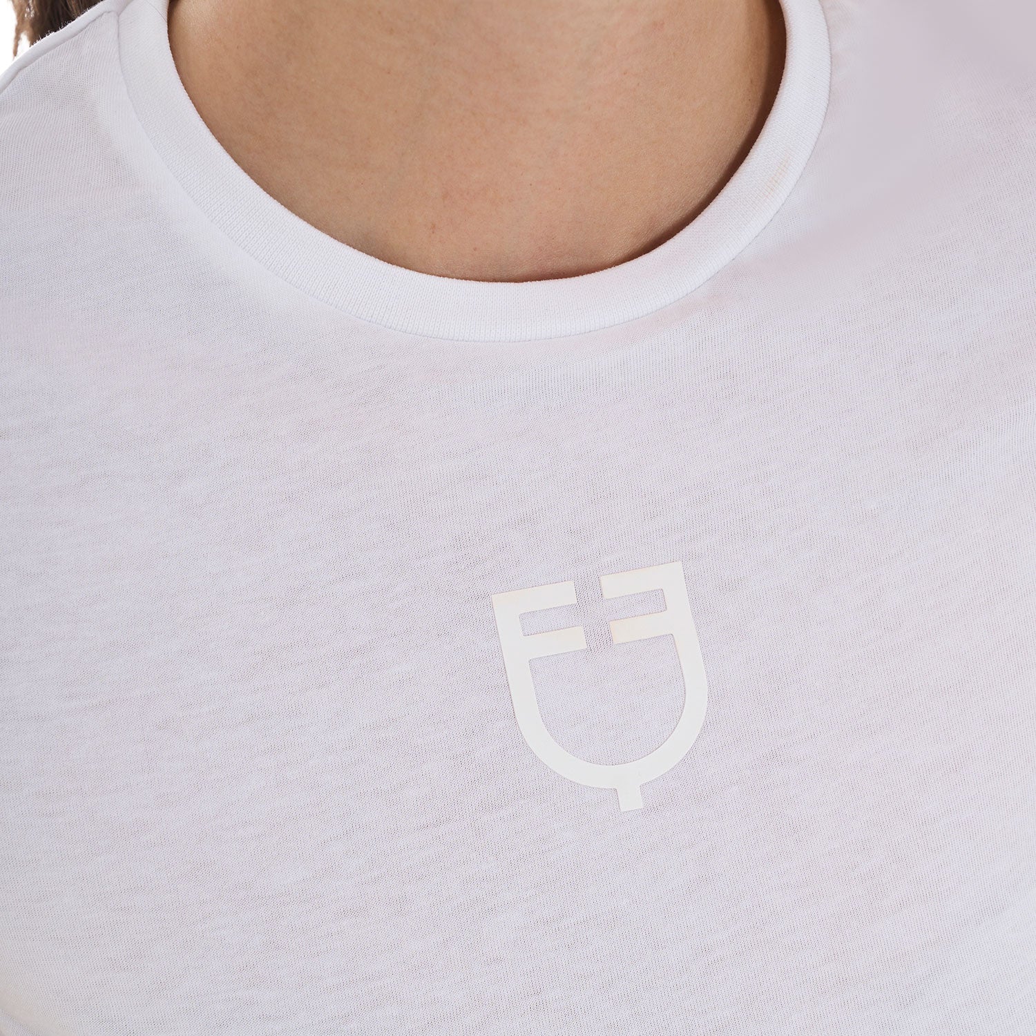 Women's basic T-shirt with tone-on-tone logo