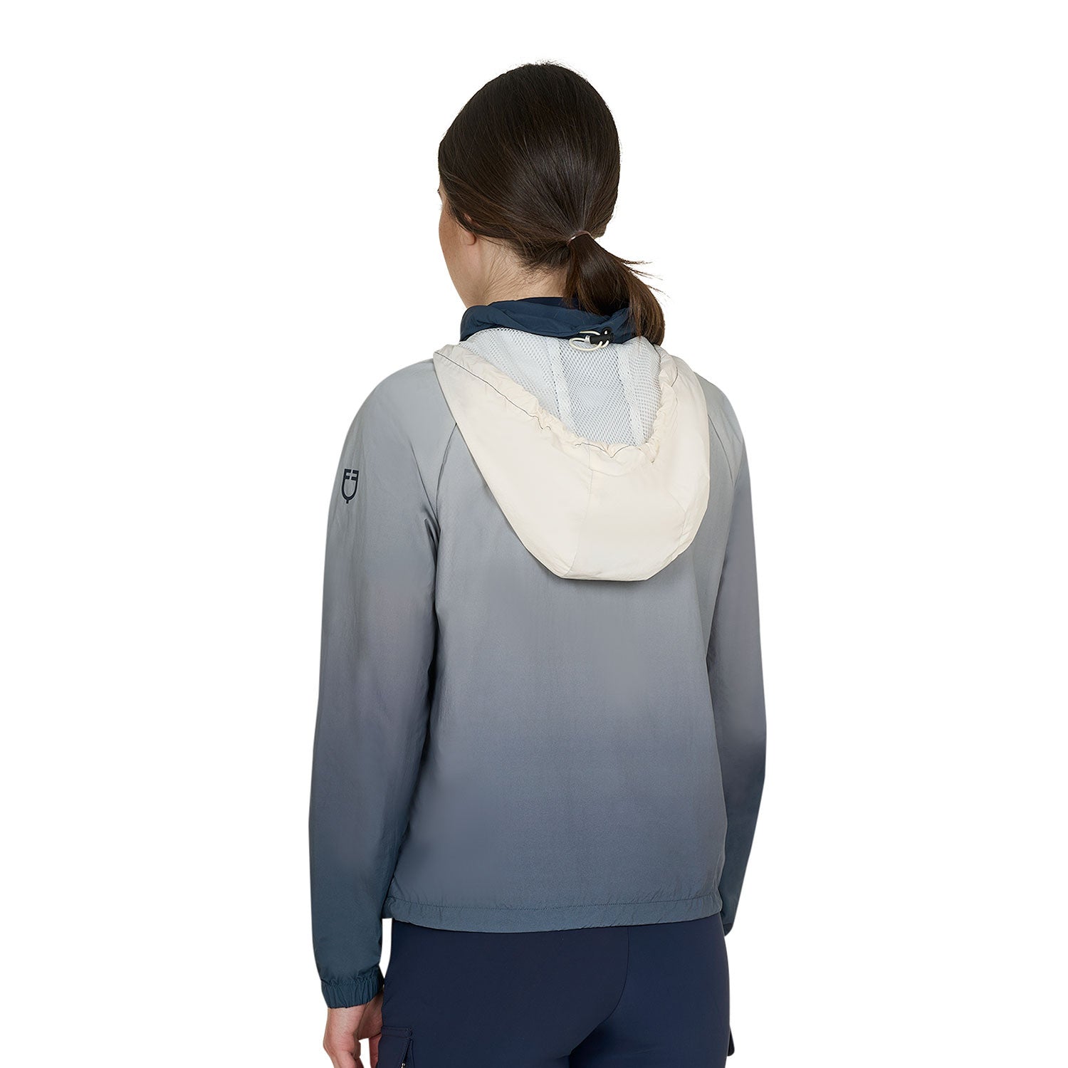 Women's water-repellent outerwear