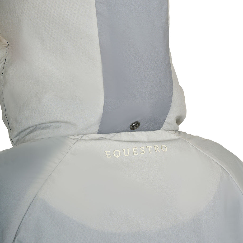 Women's water-repellent outerwear