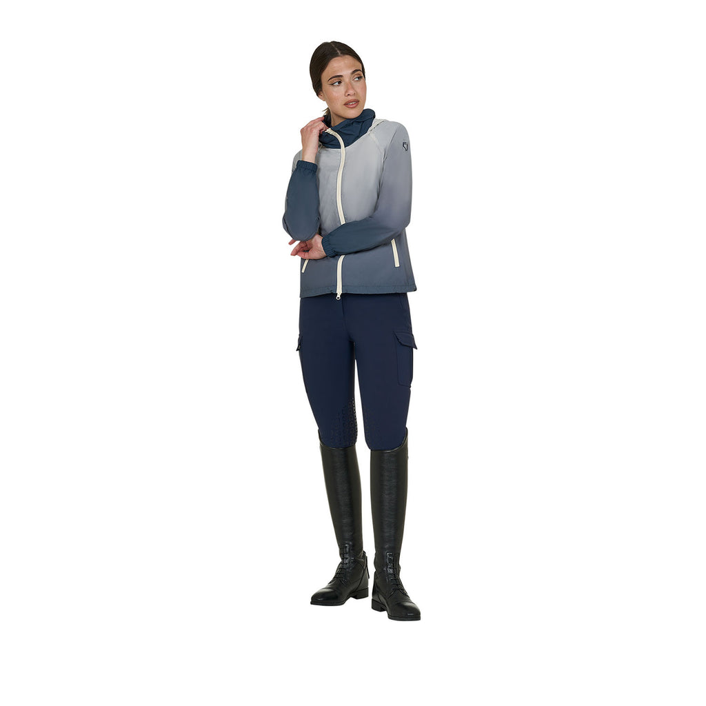 Women's water-repellent outerwear